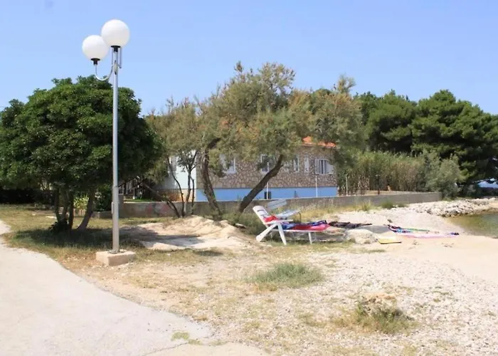 Natasa Διαμέρισμα Ugljan